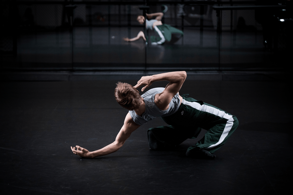 Anne Imhof’s House of Swans: ballet, power and female rebellion in Hong Kong 6 Anne Imhof
House of Swans
contemporary ballet