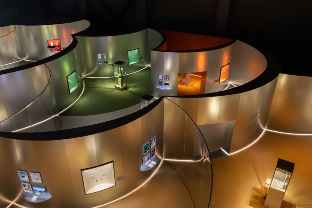 Home 10 Bvlgari Kaleidos jewellery exhibition High Jeweler